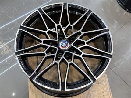 19" YENİ BMW M4 COMPETETİON