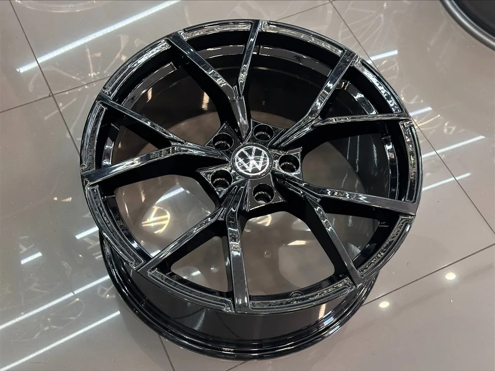 processed-3C925E07-8103-4A85-9667-539E397A3A69 18" VOLKSWAGEN GOLF R-LİNE - Görsel 1