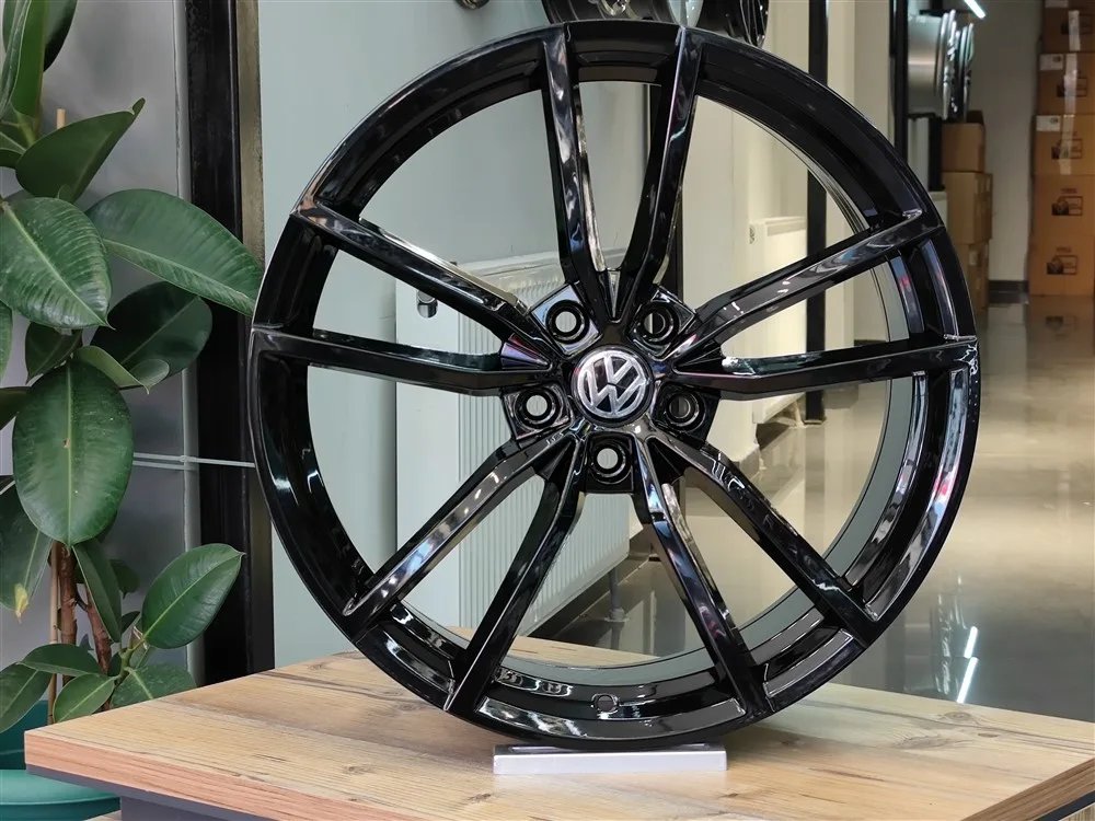 18 İnç Volkswagen Proteria Siyah Jant Takımı 5x112 ET45 - Görsel 1