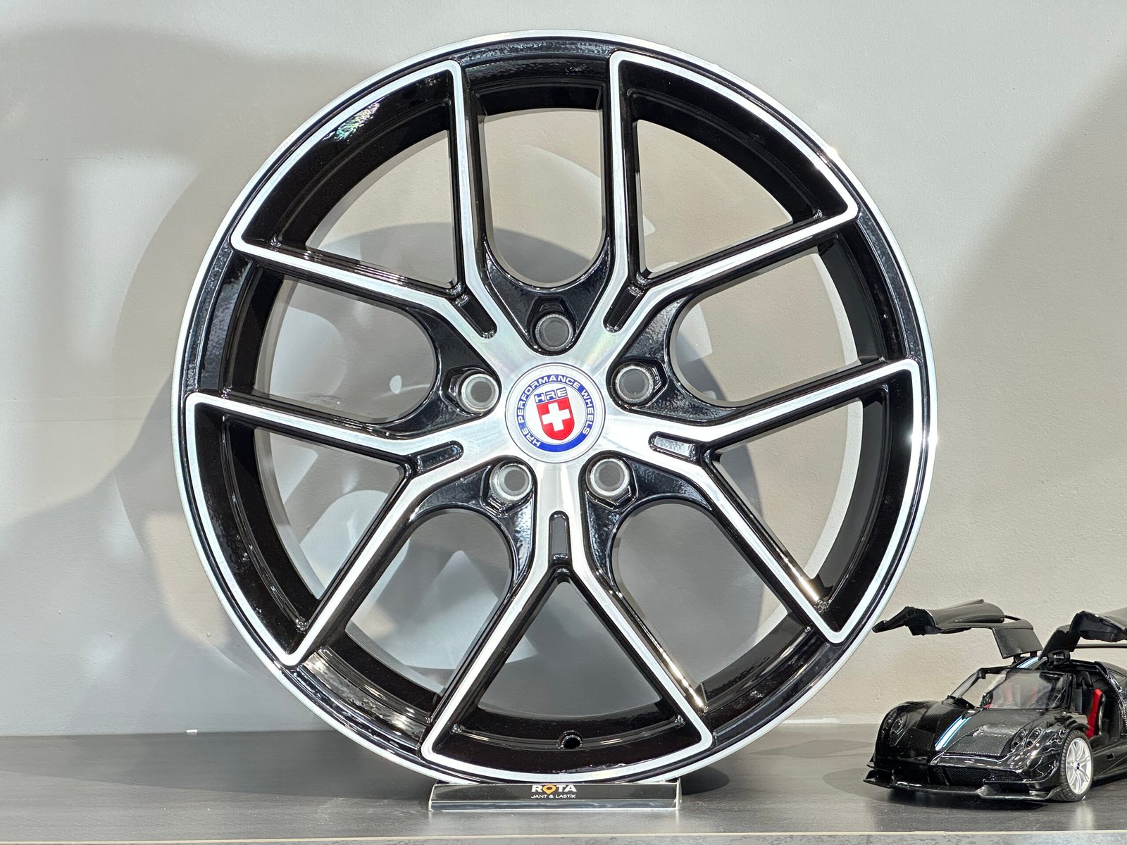IMG_2482 19 İnç HRE Performance Tasarım Gri Çelik Jant Takımı 5x114.3 ET35 (8.5J) - Görsel 1