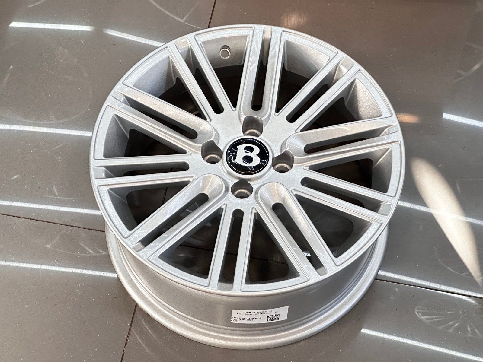IMG_3158 16 İnç Bentley Gümüş Jant 4x100 ET35 - Görsel 1