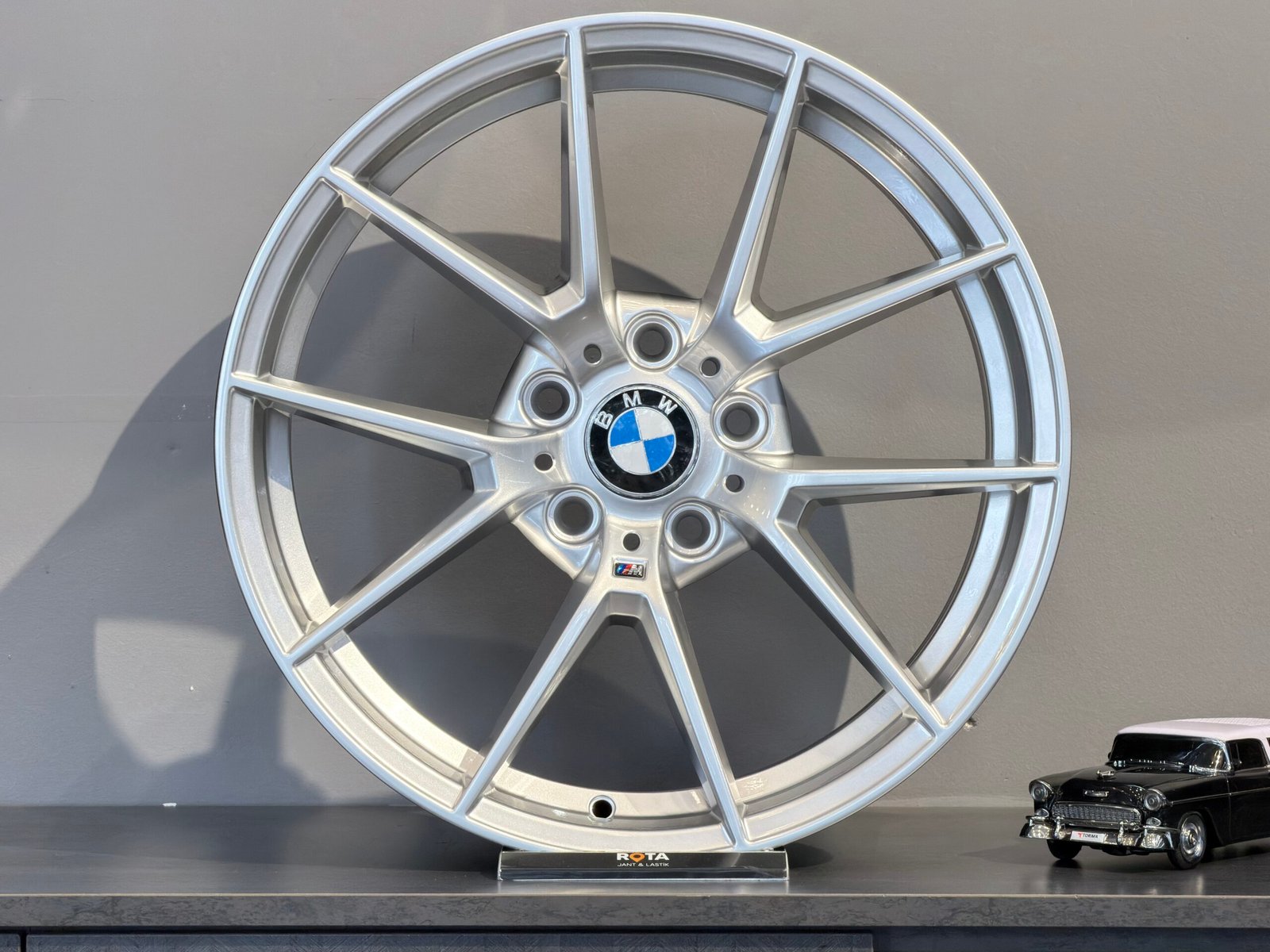 IMG_6221 18 İnç BMW M3-M4 CS Tasarım Gümüş Çelik Jant 5x120 ET35 - Görsel 1