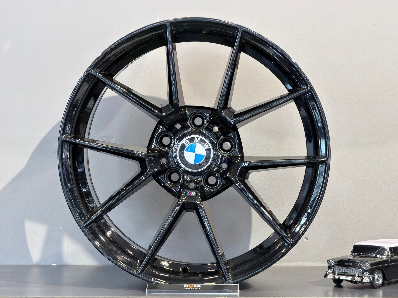 IMG_6226 18 İnç BMW M3-M4 CS Tasarım Piano Black Çelik Jant 5x120 ET35 - Görsel 1