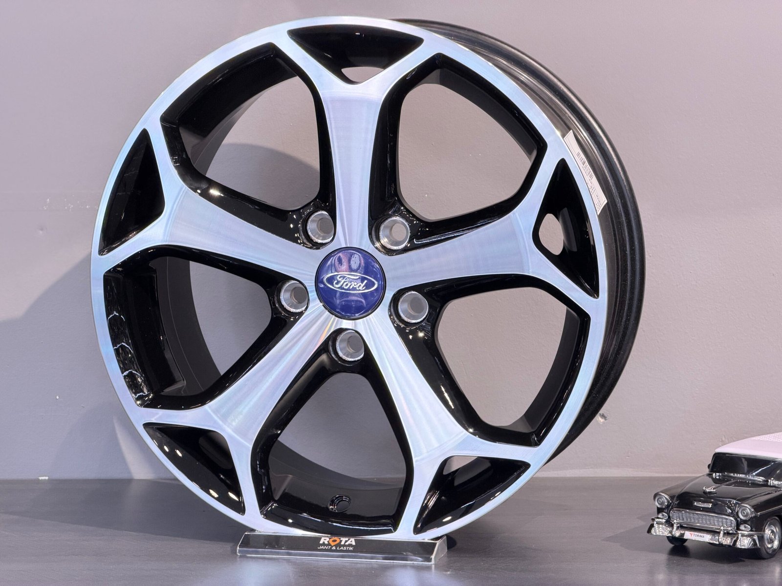 IMG_6244 16 İnç Ford Uyumlu ST Siyah Çelik Jant 5x108 ET35 - Görsel 1