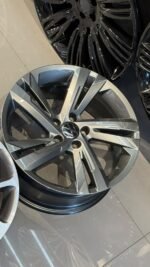 18 İnç VW Golf & Tiguan R-Line Tasarım Black Diamond Çelik Jant Takımı 5x112 ET42 (8J)